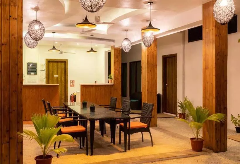 پانسیون Lvis Village