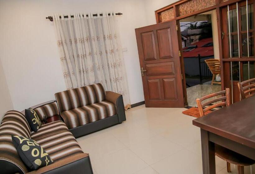 پانسیون Shiny Villa