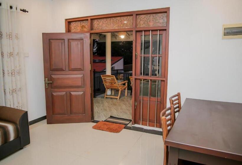 پانسیون Shiny Villa