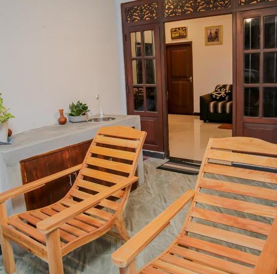 پانسیون Shiny Villa