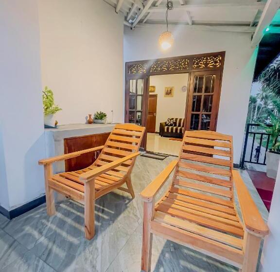 پانسیون Shiny Villa