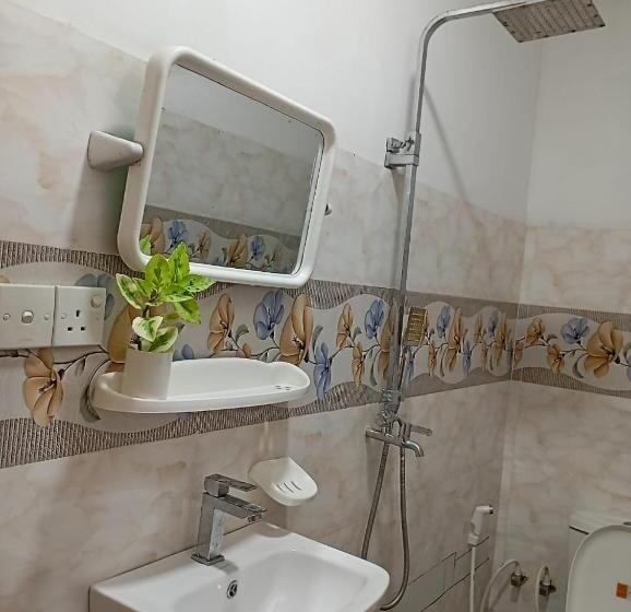 پانسیون Shiny Villa