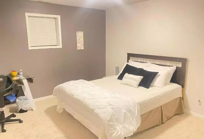 ペンション Yellowknife Bed And Breakfast
