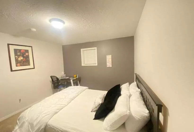 ペンション Yellowknife Bed And Breakfast