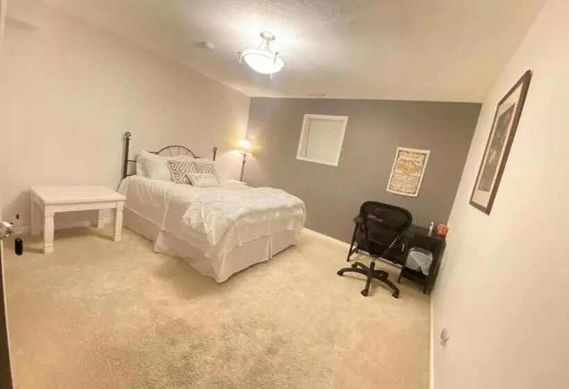 ペンション Yellowknife Bed And Breakfast
