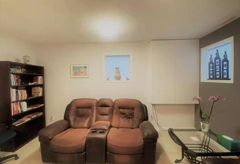 ペンション Yellowknife Bed And Breakfast
