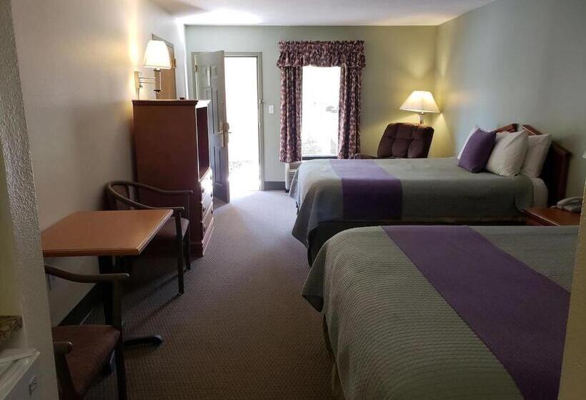 ホテル Hot Springs Village Inn