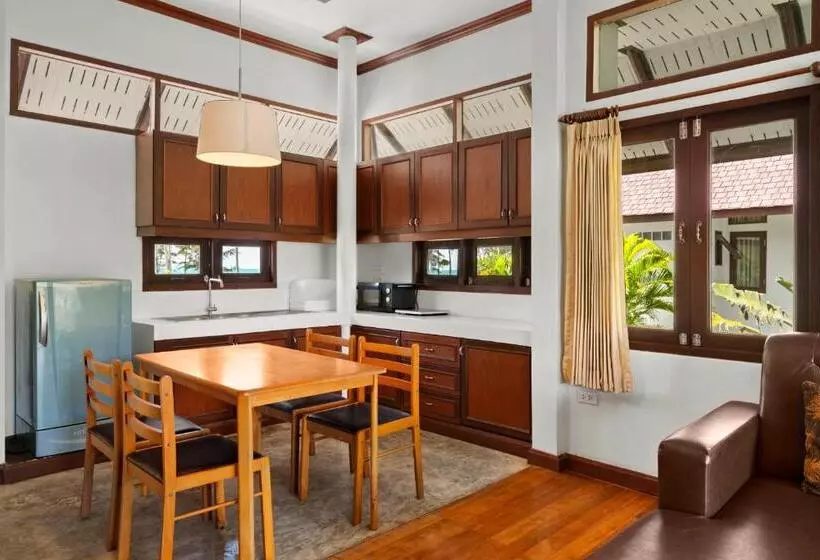 Hotelli Koh Chang Longstay Resort