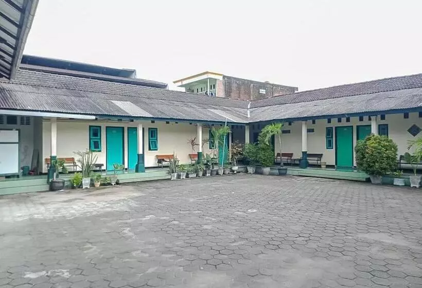 Reddoorz Syariah @ Hotel Sidomulyo Pacitan