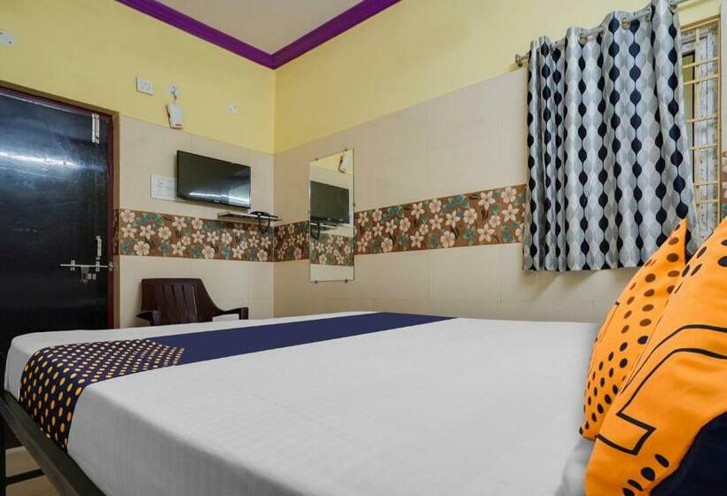 בית מלון כפרי Spot On New Royal Lodge