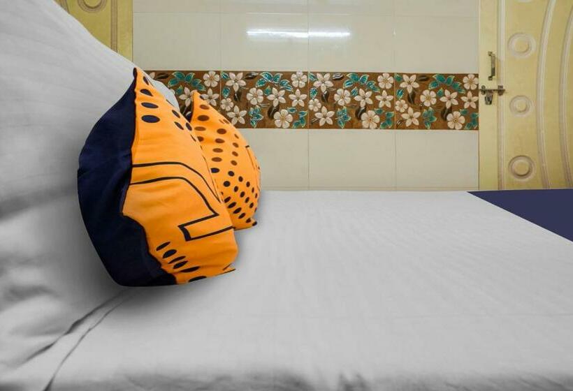 בית מלון כפרי Spot On New Royal Lodge