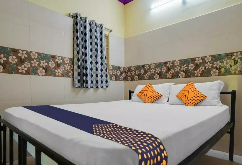 Hotelli Spot On New Royal Lodge