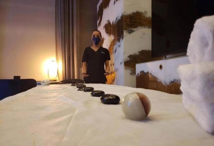 هتل Temático Casa Puebla