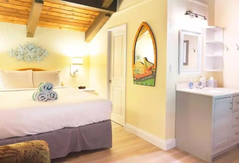 Maui Westside Presents: Papakea J401 Top Floor Ocean Views