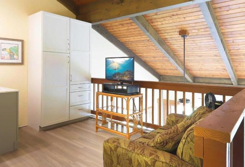 Maui Westside Presents: Papakea J401 Top Floor Ocean Views