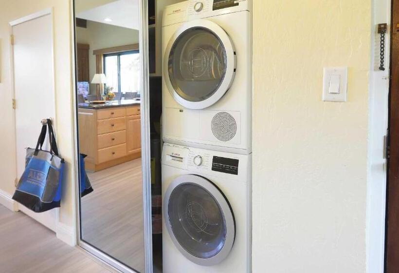 Maui Westside Presents: Papakea J401 Top Floor Ocean Views