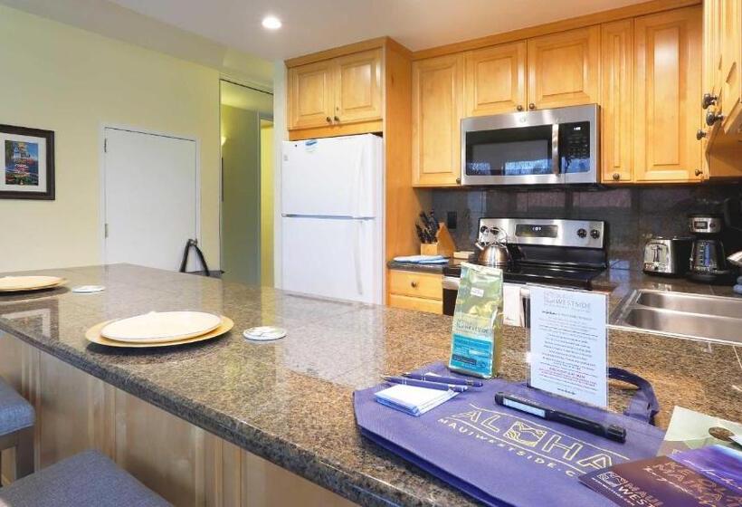 Maui Westside Presents: Papakea J401 Top Floor Ocean Views