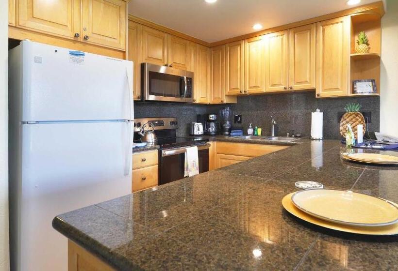 Maui Westside Presents: Papakea J401 Top Floor Ocean Views