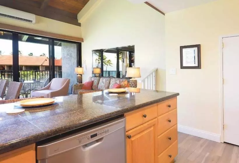 Maui Westside Presents: Papakea J401 Top Floor Ocean Views