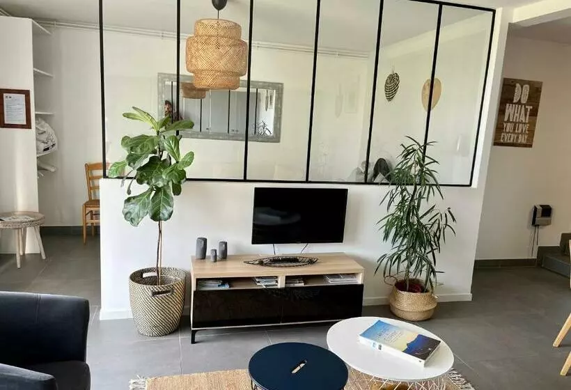 Majatalo Chez Isa, Loft 55m2, Jardin, Vue, Parking, Entrée Autonome