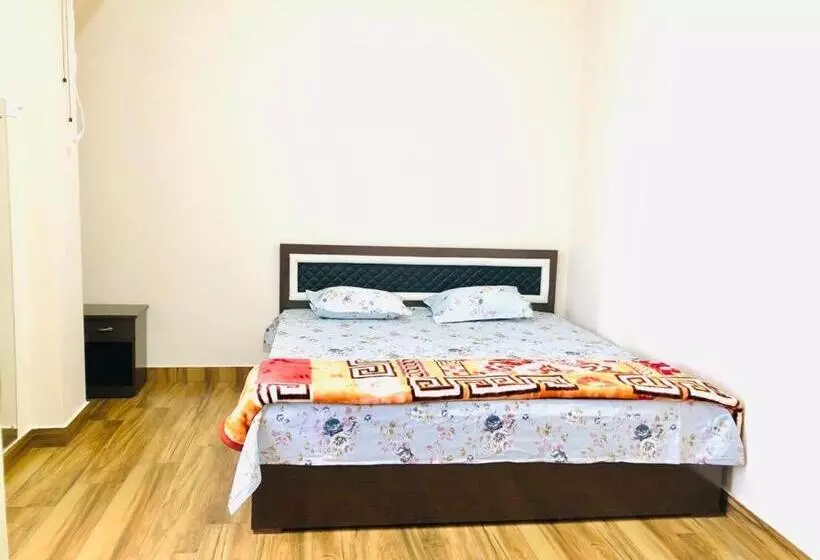 پانسیون Pine Hill Comfort Stay