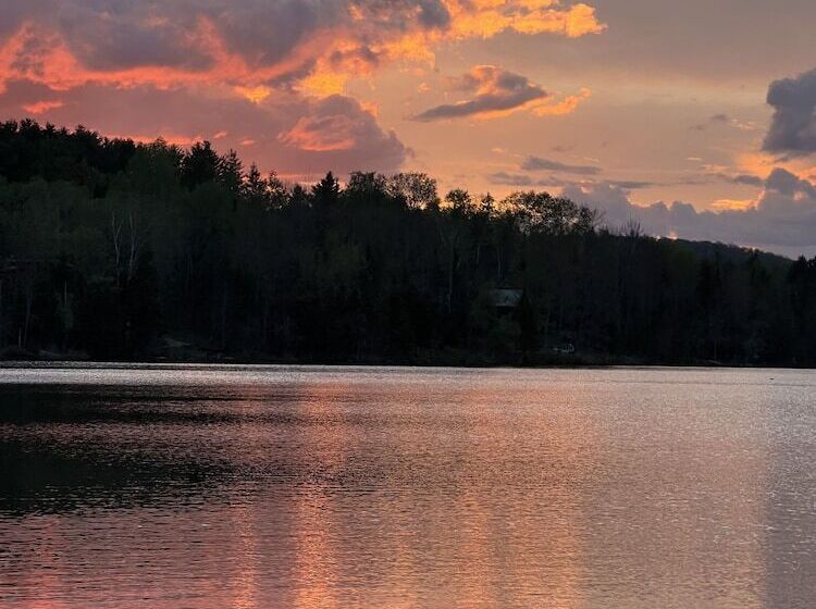 리조트 Adirondack Lake Cabins