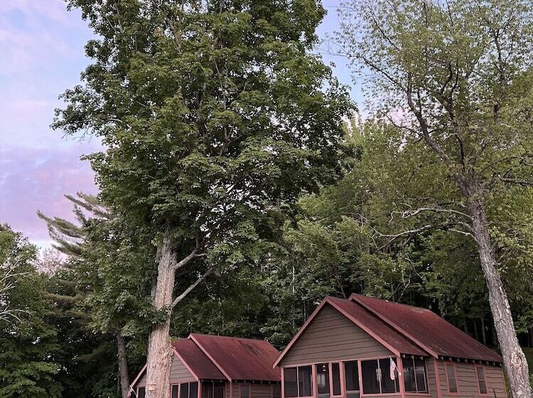 리조트 Adirondack Lake Cabins
