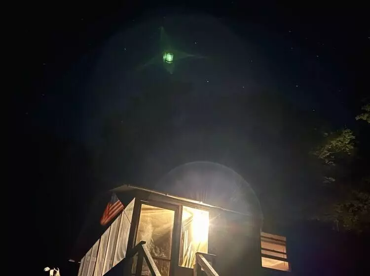 Lomakeskus Adirondack Lake Cabins