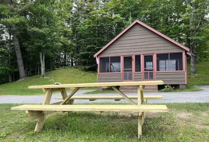 Lomakeskus Adirondack Lake Cabins