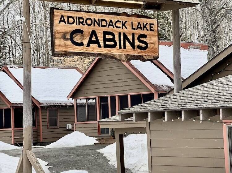 리조트 Adirondack Lake Cabins