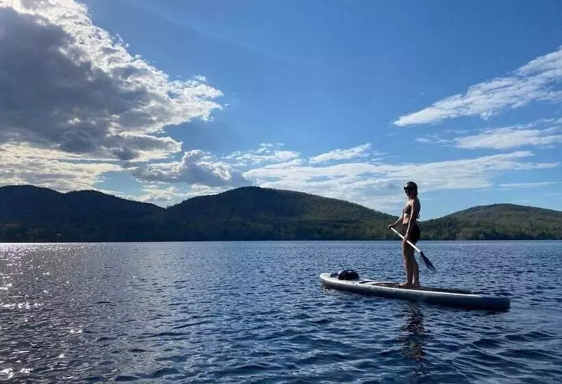 Lomakeskus Adirondack Lake Cabins
