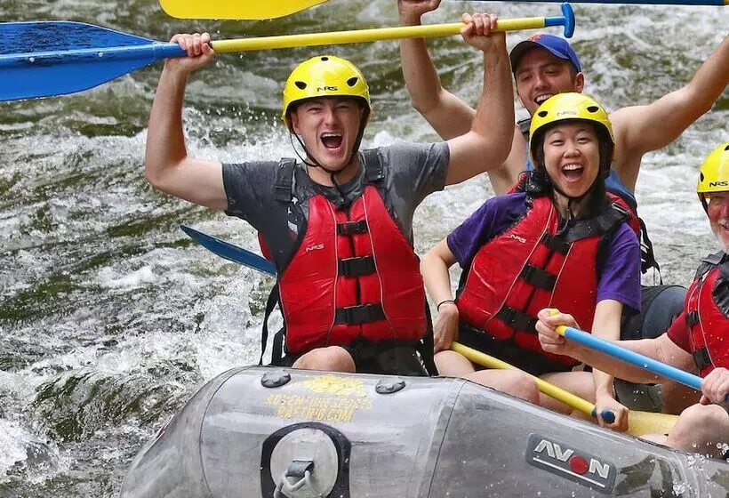 Lomakeskus Adirondack Lake Cabins