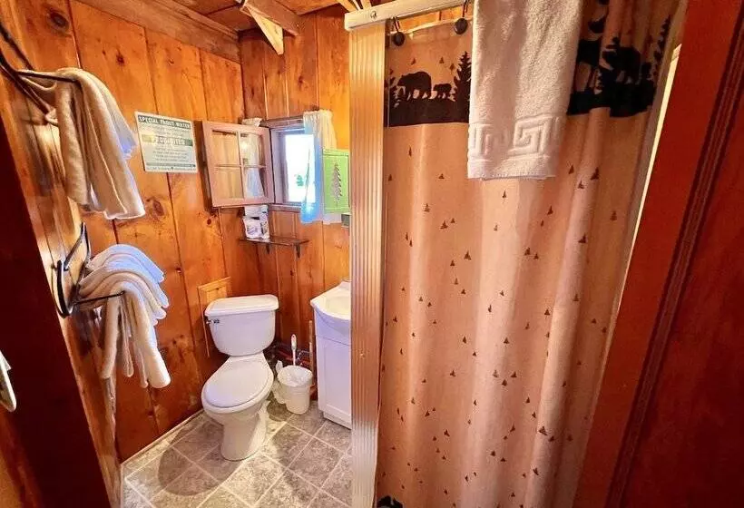 Lomakeskus Adirondack Lake Cabins