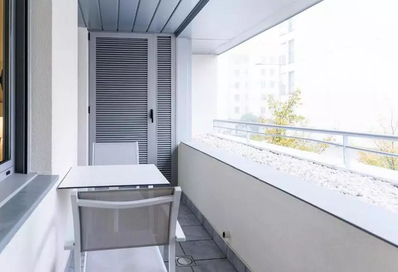 Aparthotel Salburua