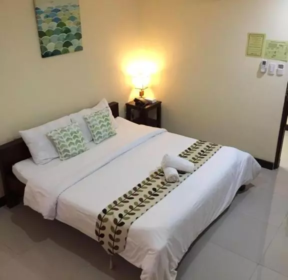 Bopempc Safari Hostel