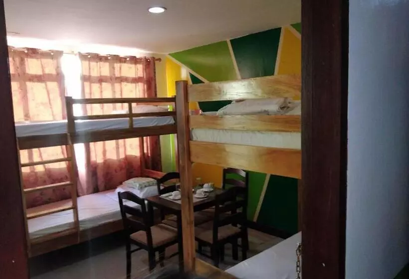 Bopempc Safari Hostel