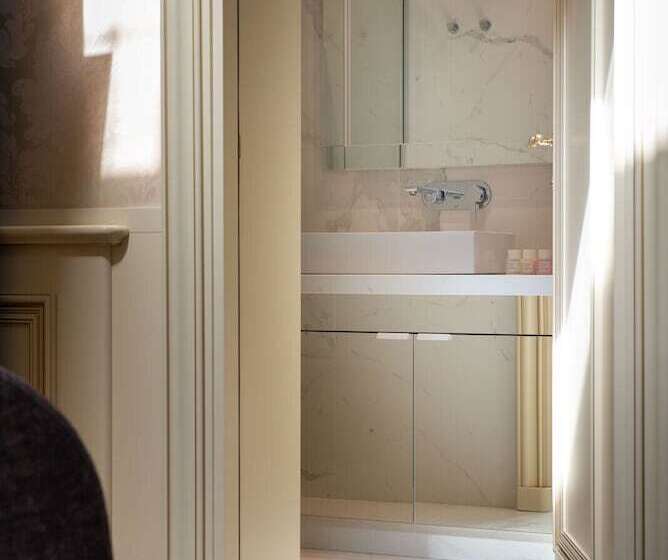 هتل Eight Venezia