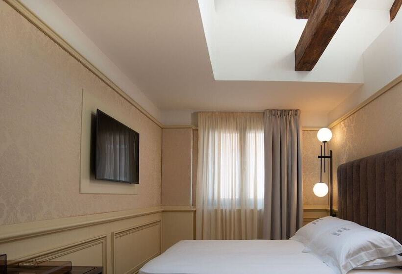 هتل Eight Venezia