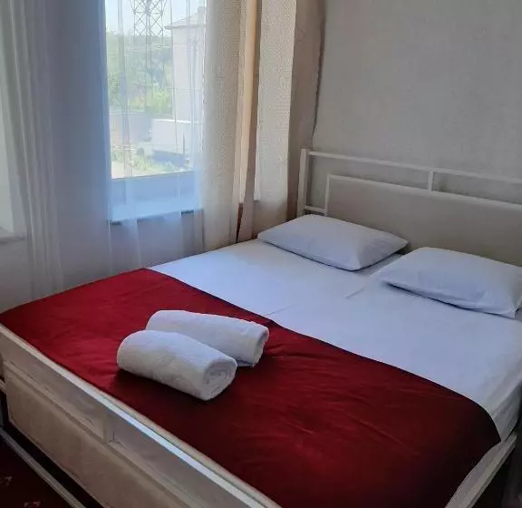 هتل Erebuni Plaza