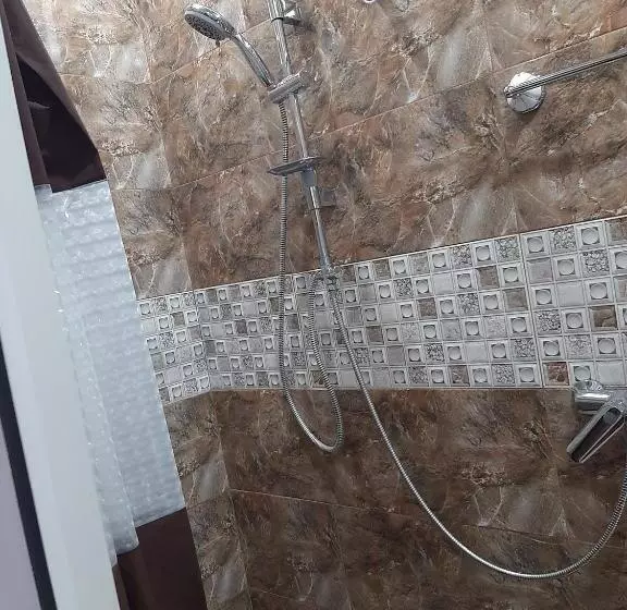 هتل Erebuni Plaza