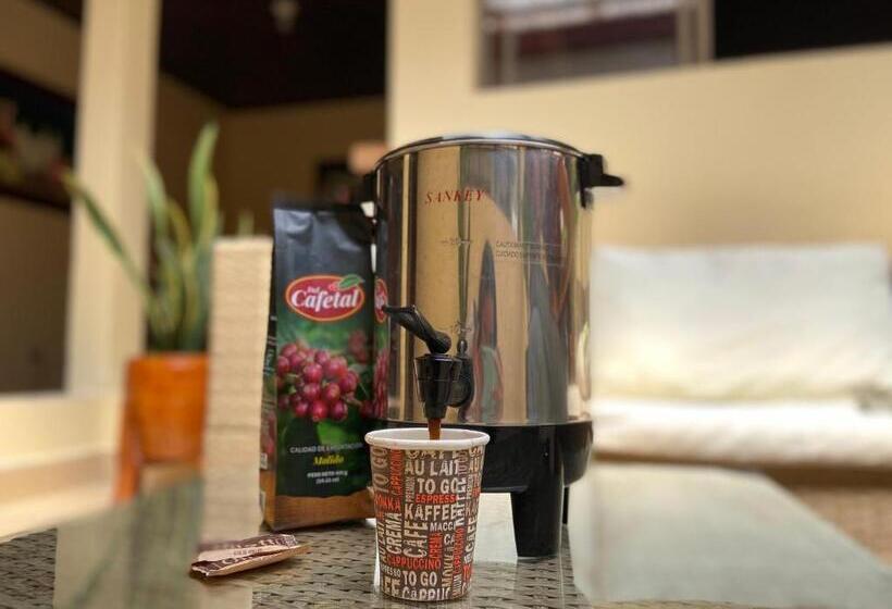 هتل Hospedaje Coffee And Cocktails