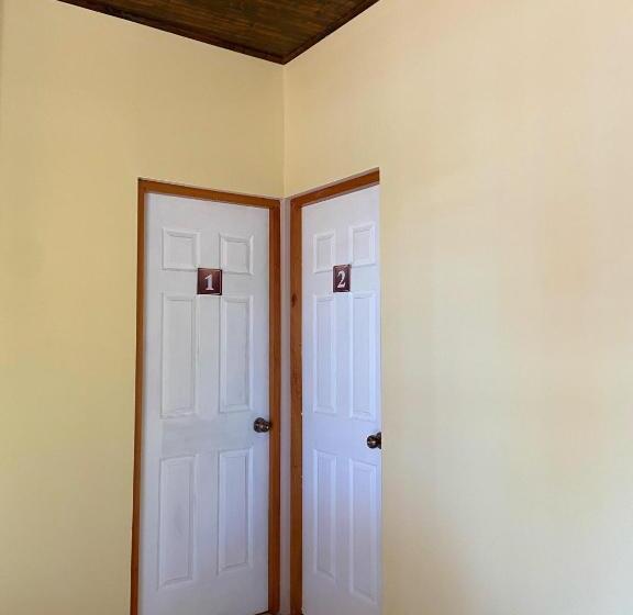 هتل Hospedaje Coffee And Cocktails