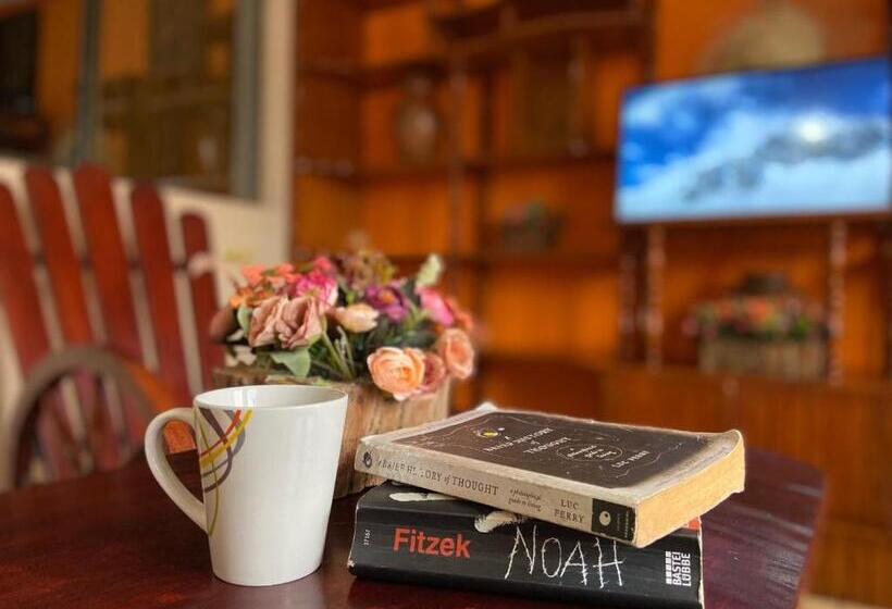 هتل Hospedaje Coffee And Cocktails