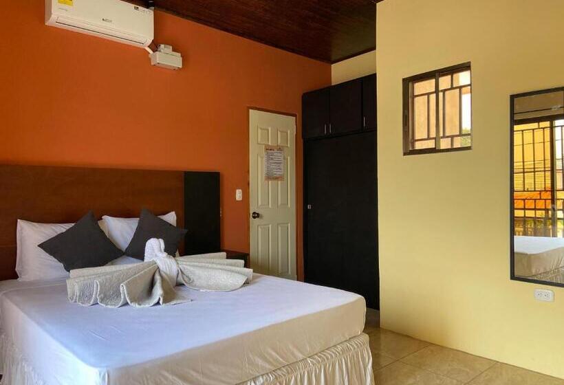 هتل Hospedaje Coffee And Cocktails