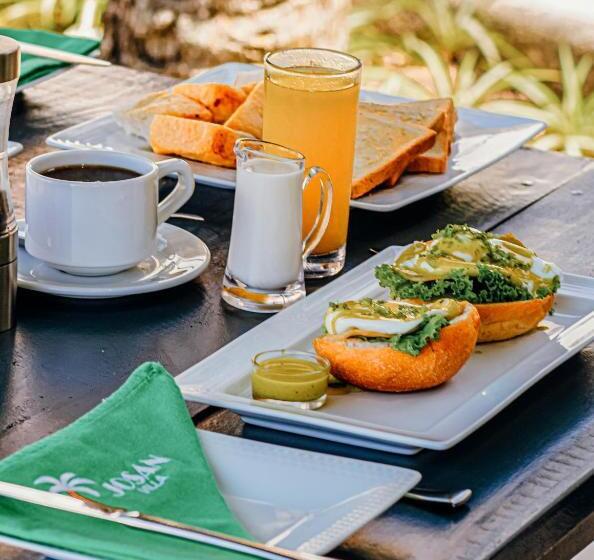 酒店 Josan Villa With A Glorious Beach And Sea View