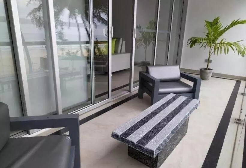 ホテル Josan Villa With A Glorious Beach And Sea View