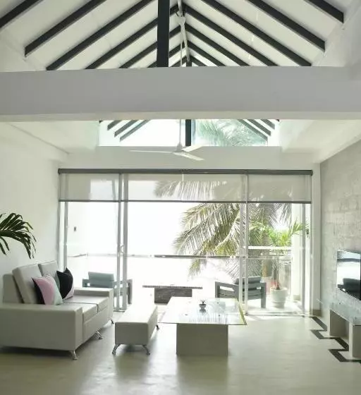 ホテル Josan Villa With A Glorious Beach And Sea View