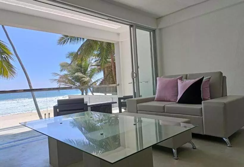 ホテル Josan Villa With A Glorious Beach And Sea View
