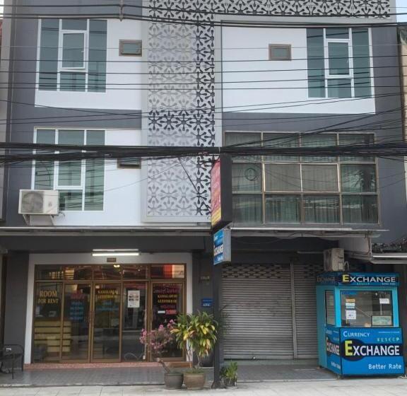 هتل Kamalaburi Guesthouse