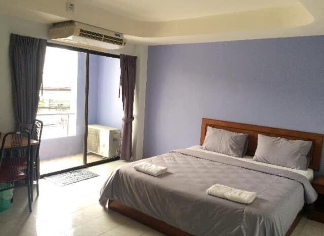 هتل Kamalaburi Guesthouse